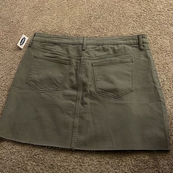 Old Navy High Waisted Button Fly Cut off Mini Jean Skirt - Picture 9 of 9